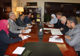 وزير التنمية المحلية يستقبل سفير الاتحاد الأوروبي بالقاهرة
