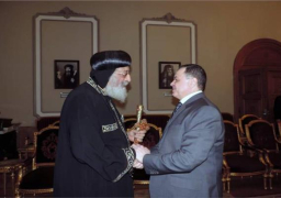 وزير الداخلية يهنئ البابا تواضروس بعيد القيامة المجيد
