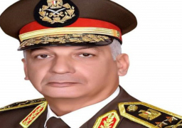 وزير الدفاع ينيب قادة الجيوش والمناطق لوضع أكاليل الزهور على النصب التذكاري للجندي المجهول