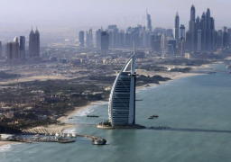 الإمارات تطلق نظام الإقامة الدائمة “البطاقة الذهبية” للوافدين