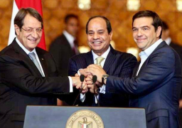 رئيس الوزراء يشهد توقيع اتفاقية الربط الكهربائى بين مصر وقبرص واليونان