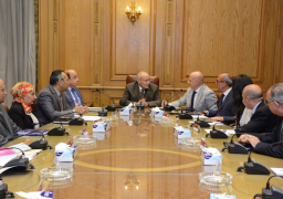 “العصار” يبحث سبل التعاون مع شركة إيطالية