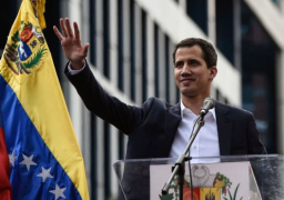 جوايدو يدعو إلى التظاهر “بسلام” السبت أمام ثكنات الجيش في فنزويلا