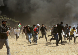 اصابة 30 فلسطينيا بنيران اسرائيلية قرب الحدود مع غزة
