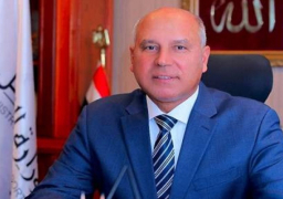 وزير النقل يتابع صيانة الجرارات والتجهيز اليومي لعربات الركاب بورش الفرز للسكك الحديدية