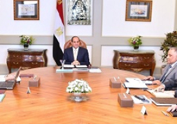السيسي يجتمع مع وزيرة الصحة ومحافظ بورسعيد لبحث “التأمين الصحي الشامل”
