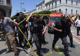 إصابة رجلي أمن وثلاثة مدنيين في تفجير انتحاري وسط العاصمة التونسية