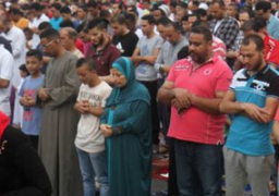 دار الإفتاء: لا يجوز صلاة الرجال بجانب النساء فى مصلى العيد