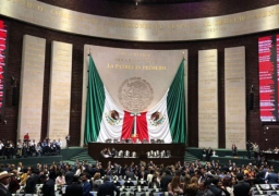 الحكومة المكسيكية تحتفل بتراجع أمريكا عن التعريفات الجمركية