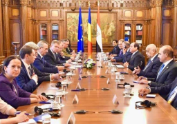 الرئيس السيسي يلتقي رئيسي مجلس الشيوخ والنواب الوماني