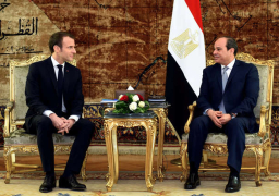 السيسى يبحث هاتفياً مع الرئيس الفرنسى الوضع في ليبيا