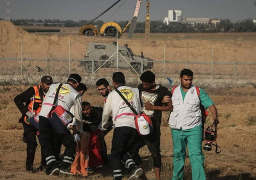 بالصور..إصابة 34 فلسطينيا بنيران قوات الاحتلال الإسرائيلي على حدود غزة