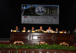 جامعتا القاهرة والسوربون تجددان اتفاقية منح الدرجة العلمية في الحقوق