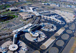 استئناف الرحلات بمطار نيوآرك الأمريكى بعد انزلاق طائرة على المدرج