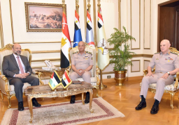 الفريق أول محمد زكى القائد العام للقوات المسلحة وزير الدفاع والإنتاج الحربى يلتقى الدكتور عمر أحمد الرزاز رئيس الوزراء ووزير الدفاع للمملكة الأردنية الهاشمية