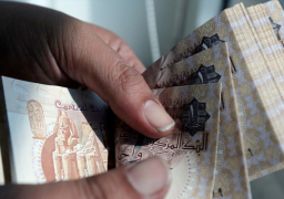 الجنيه من “ثاني أسوأ” أداء في الشرق الأوسط إلى “ثاني أفضل” العملات بالعالم | إنفوجراف