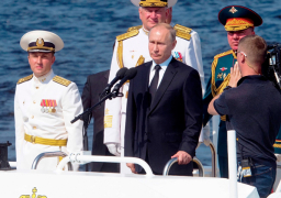 بوتين فى يوم الأسطول: القوات البحرية الروسية قادرة على صد أي اعتداء | صور