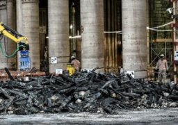 وزير الثقافة الفرنسي يتفقد كاتدرائية “نوتردام” للوقوف على حجم الأضرار