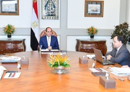 الرئيس السيسي يعقد اجتماعا مع رئيس مجلس الوزراء ووزير المالية