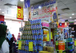 الداخلية تواصل مشاركتها في فعاليات “كلنا واحد” لتوفير السلع الأساسية