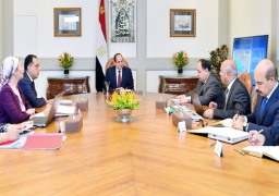 خلال اجتماع موسع .. فيديو.. الرئيس السيسي يوجه الحكومة بوضع حلول لمشكلات البيئة وتطوير الموانئ