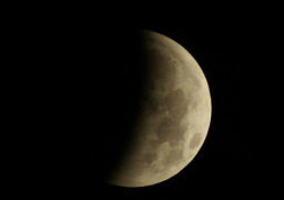 يرى فى مصر .. خسوف القمر الجزئى المرتقب 16 يوليو الجارى × 18 معلومة