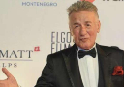 وفاة الفنان عزت أبو عوف بعد صراع طويل مع المرض