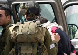 قوات الاحتلال الإسرائيلي تعتقل فلسطينيين في بيت لحم