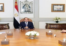 الرئيس السيسي يستقبل قائد القوات البحرية وكبار مسئولي شركة هاتشيسون بورتس الصينية