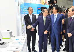 السيسي يتفقد الجناح المصري بمعرض منظمة اليابان للتجارة الخارجية