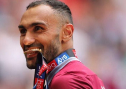 أحمد المحمدي يمدد تعاقده مع أستون فيلا الإنجليزي لمدة موسم واحد