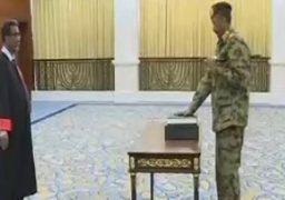 أعضاء مجلس السيادة بالسودان يؤدون القسم الدستوري