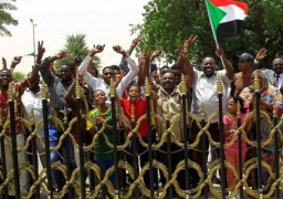 السودانيون يحتفلون اليوم بالتوقيع على وثيقتى الاتفاق السياسى والإعلان الدستورى