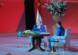 بالصور.. جلسة “اسأل الرئيس” في نقاط