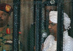 تأجيل محاكمة البشير إلى السبت المقبل ودفاعه يطلب إطلاق سراحه