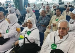 رئيس بعثة الحج يلتقي بالحجاج المصريين ويستمع الى مشاكلهم