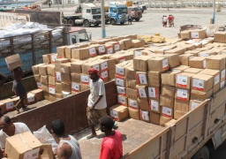 ميليشيا الحوثي تصادر مساعدات إنسانية مخصصة للنازحين اليمنيين