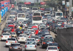 النشرة المرورية.. كثافات متحركة بمحاور القاهرة والجيزة
