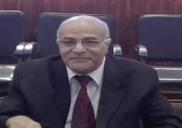 جثمان عالم الذرة المصرى أبوبكر عبدالمنعم يغادر مطار القاهرة إلى مثواه الآخير