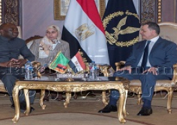 وزير الداخلية يعرب عن ترحيبه بتطوير التعاون الأمنى مع زامبيا