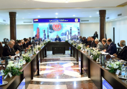 رئيس الوزراء خلال الاجتماع الأول لمجلس المحافظين خارج العاصمة: