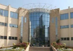 خبير ألمانى فى جراحة العمود الفقرى بمركز الطب الطبيعى والتأهيلى بالعجوزة