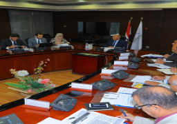 “النقل” تبحث مع شركتين عالميتين التعاون في الاستثمار بالسكة الحديد