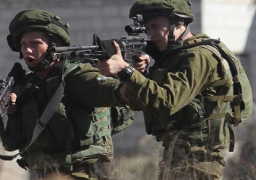 إصابة شاب فلسطيني برصاص الاحتلال وإغلاق متاجر في عزون شرق قلقيلية