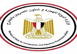 وفد «الهجرة» يستقبل الطالب المصرى المصاب بأوكرانيا بمطار القاهرة