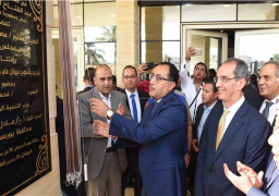 رئيس الوزراء يفتتح مكتب التوثيق المُطور بديوان عام محافظة بورسعيد
