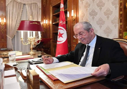 رئيس تونس يثمن جهود الحكومة في تأمين الانتخابات الرئاسية المبكرة