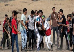 إصابة 11 فلسطينيا بالأعيرة المعدنية والاختناق فى مواجهات مع الاحتلال بالضفة