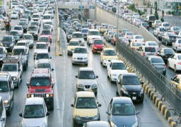 كثافات مرورية مرتفعة بمحاور القاهرة والجيزة