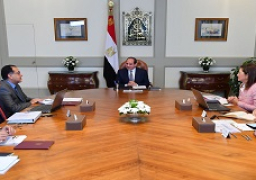 السيسي يكلف ببذل أقصى الجهد في تحسين المؤشرات الاقتصادية